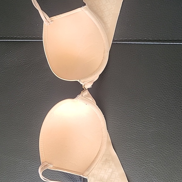 Victoria's secret under wire push up bra size 32b - Picture 2 of 4